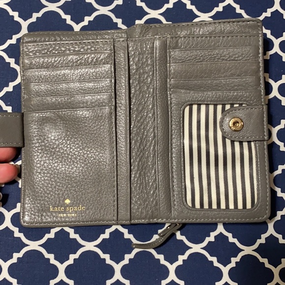 Gray Leather Kate Spade Small Wallet - Picture 7 of 9
